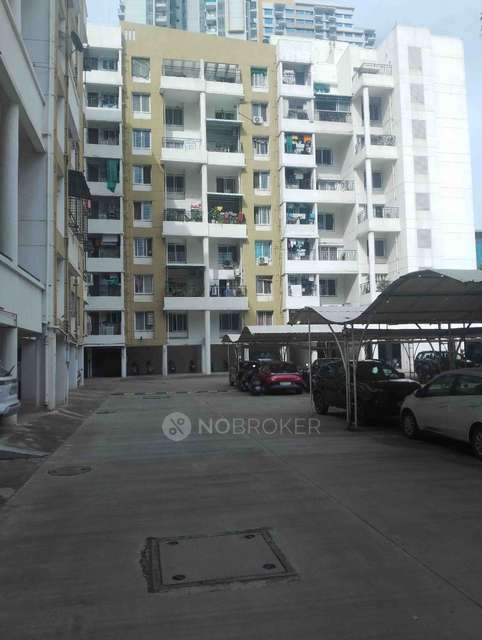 2 BHK Flat In Greenfield Cooperative Housing Society, Greenfield Cooperative Housing Society For Sale  In Amanora Park Town