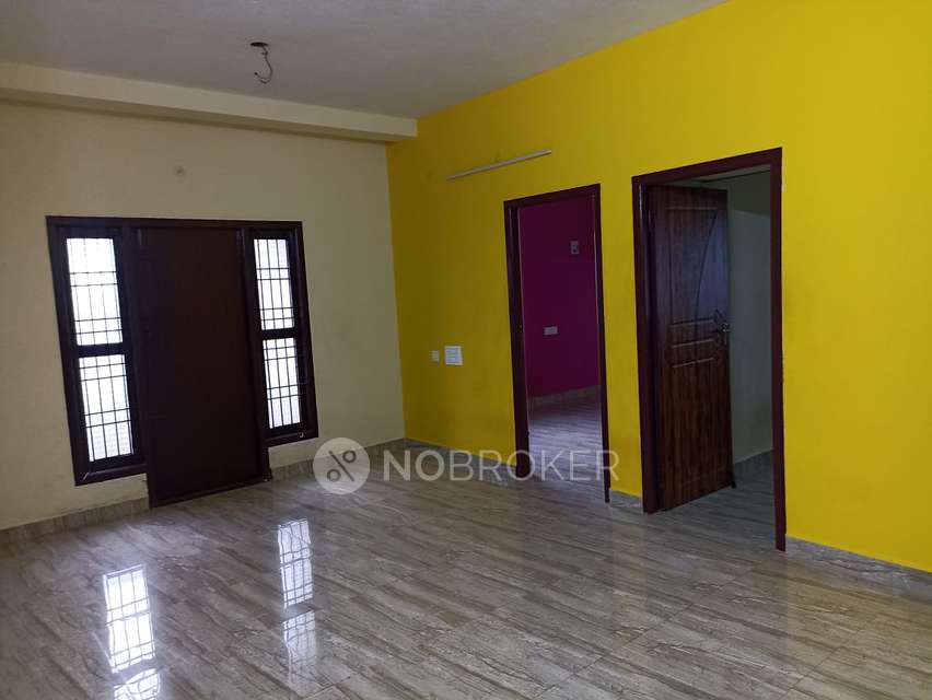 2 BHK Flat In Padmavathy Flats For Sale  In Selaiyur