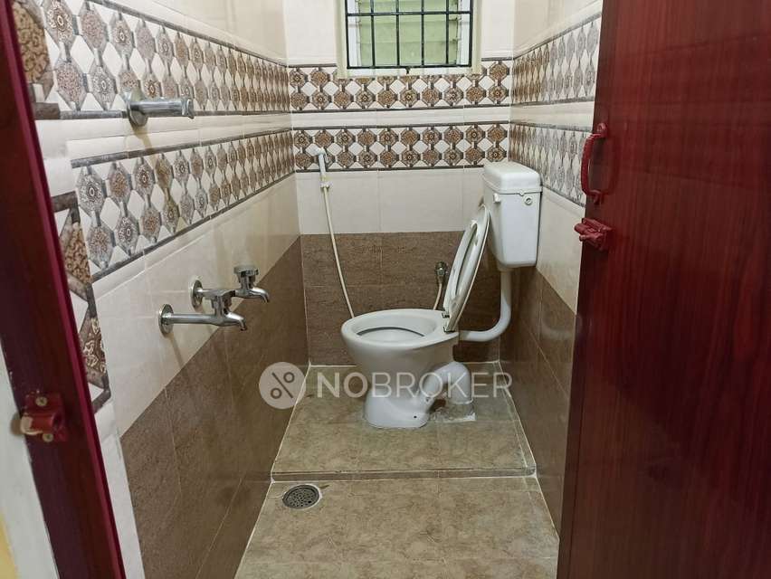 2 BHK Flat In Padmavathy Flats For Sale  In Selaiyur