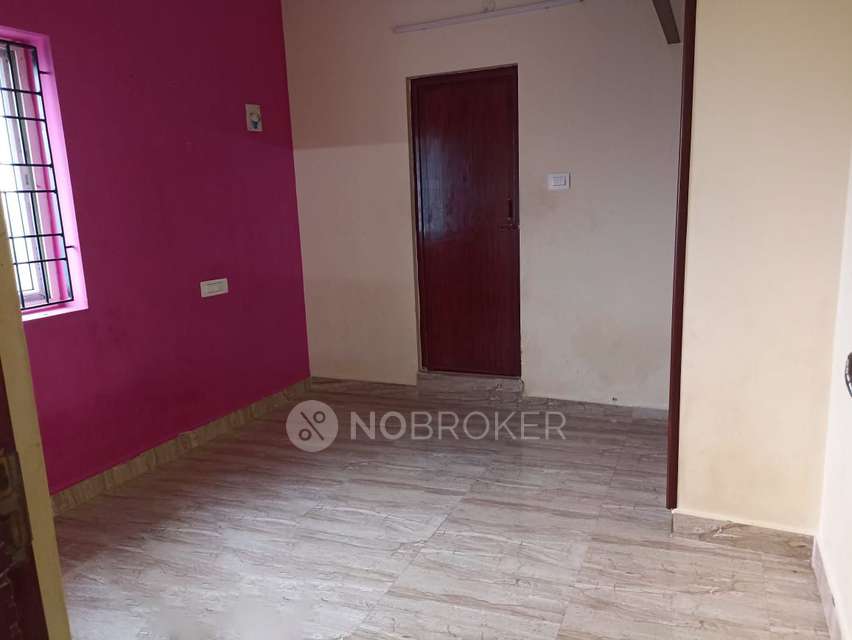 2 BHK Flat In Padmavathy Flats For Sale  In Selaiyur