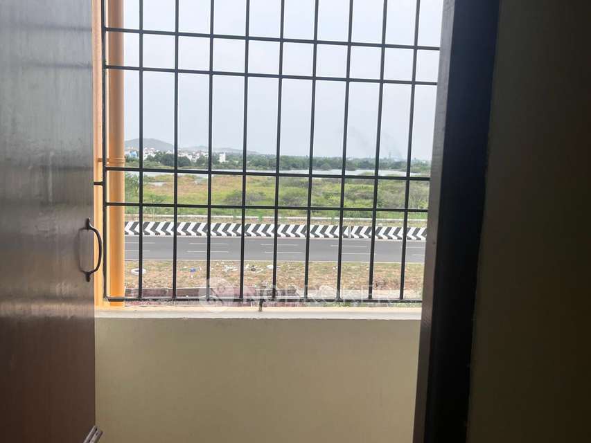 2 BHK Flat In Padmavathy Flats For Sale  In Selaiyur