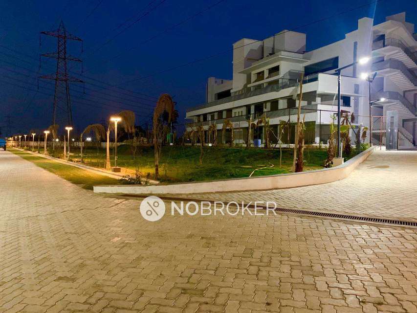 2 BHK Flat In Avl 36 For Sale  In Sector 36a