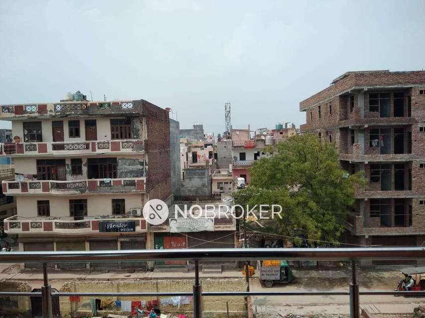 1 BHK Flat For Sale  In Razapur Khurd