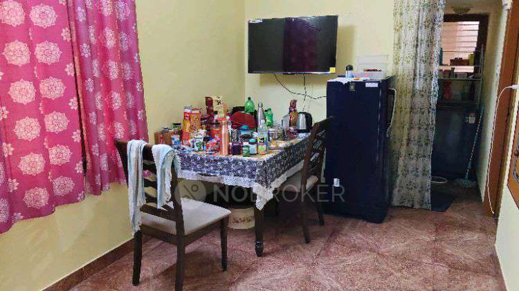 Single Room for Female In 2 BHK  In Kodihalli