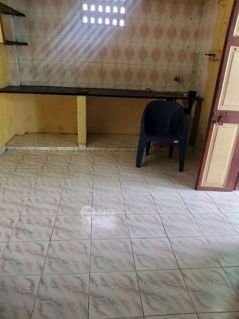 1 BHK House for Rent  In Mandaveli Railway Station,chennai,600028