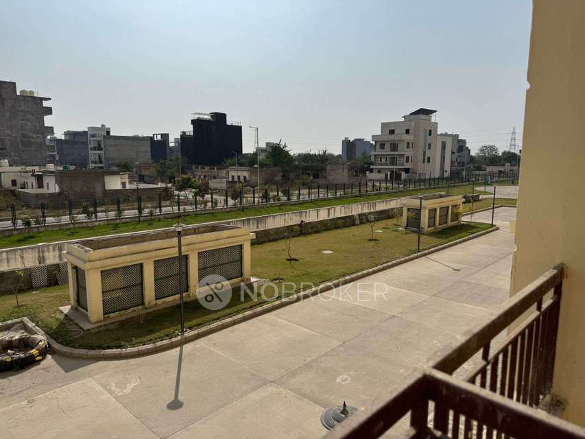 2 BHK Flat In Jaypee Kensington Boulevard For Sale  In Sector 131