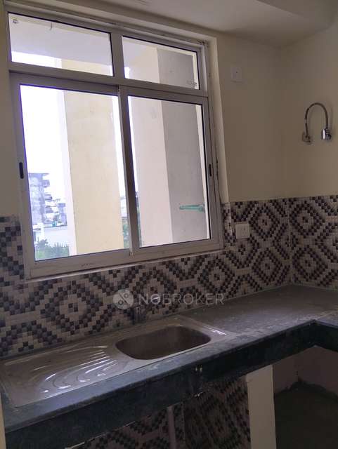 2 BHK Flat In Jaypee Kensington Boulevard For Sale  In Sector 131