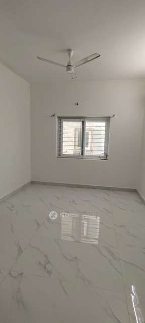 2 BHK Flat In Vasista Pride For Sale  In Gowdavalli, 