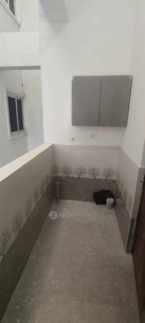 2 BHK Flat In Vasista Pride For Sale  In Gowdavalli, 