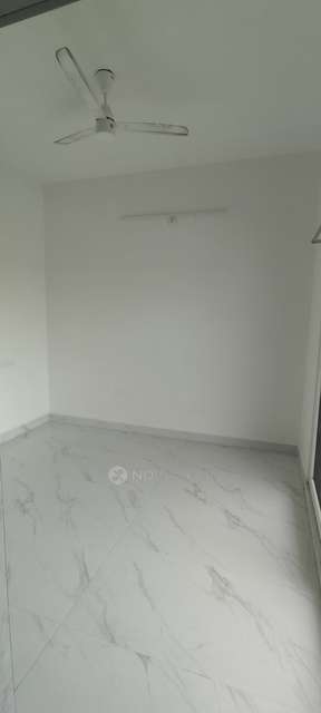 2 BHK Flat In Vasista Pride For Sale  In Gowdavalli, 