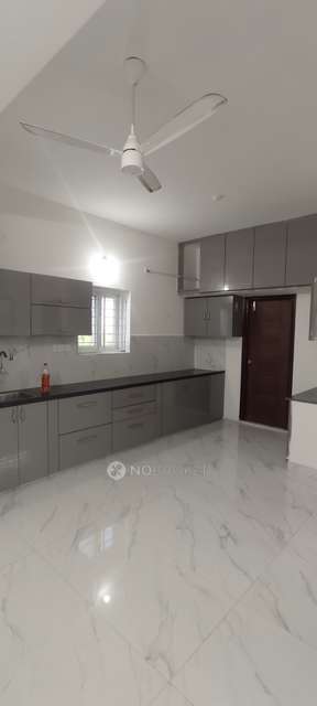 2 BHK Flat In Vasista Pride For Sale  In Gowdavalli, 