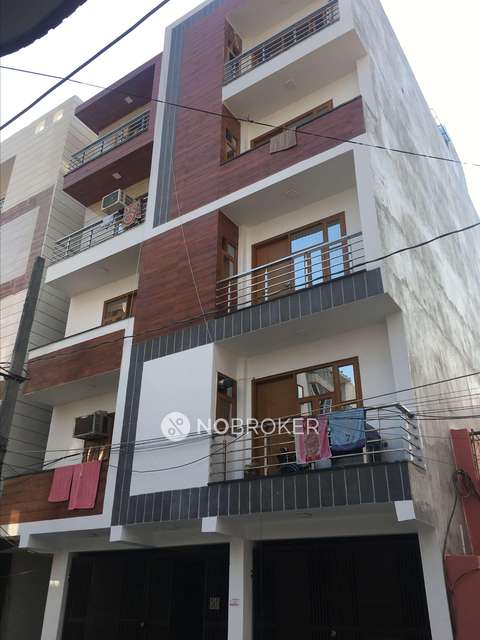 3 BHK Flat For Sale  In Mohan Garden