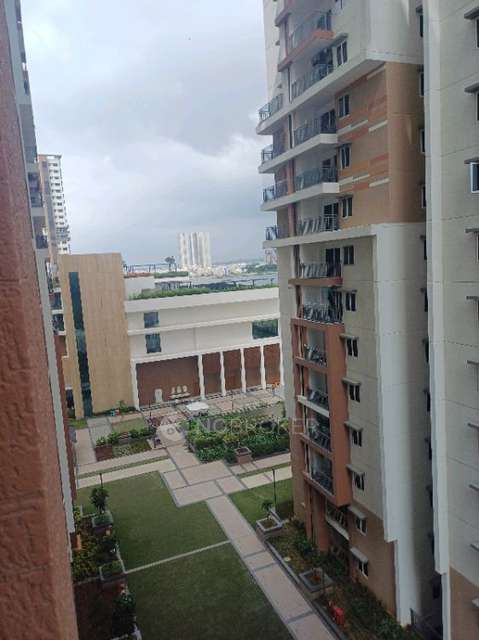 2 BHK Flat In Aparna Sarovar Zicon For Sale  In Nalagandla