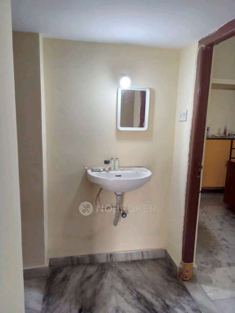 2 BHK Flat In Gayatri Panduranga Apartment For Sale  In New Nallakunta