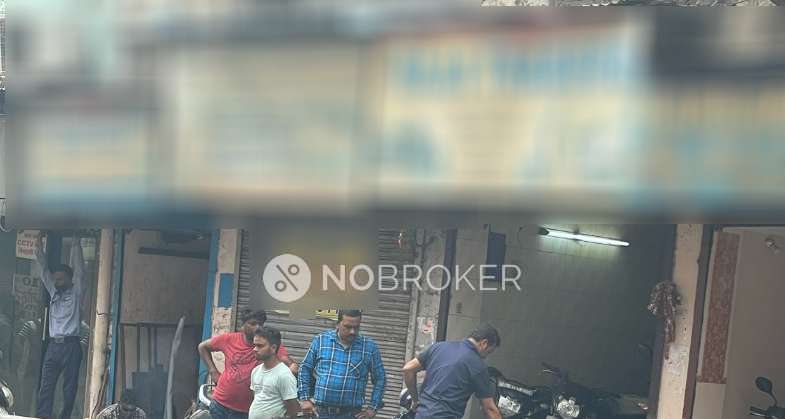 Shop in Ghanta Ghar Chowk, Delhi for sale 