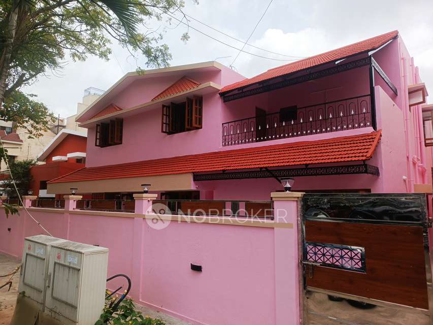 4+ BHK House for Rent  In R.m.v. 2nd Stage, 