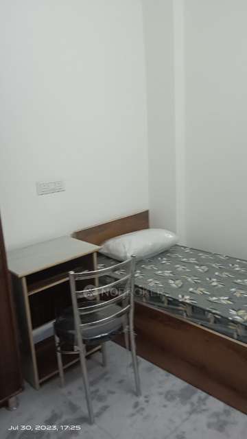 PG for Boys in Rohini