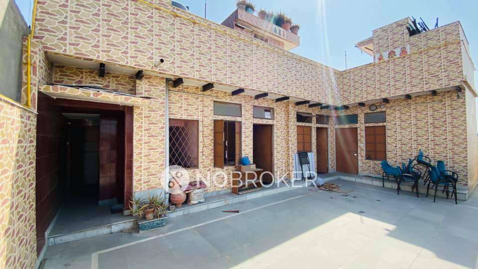 2 BHK Flat In Bal Mukund Khand for Rent  In Kalkaji