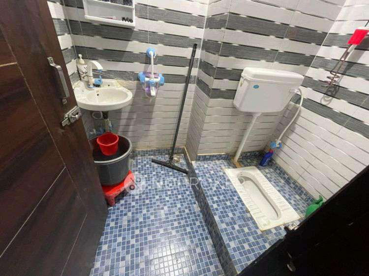 3 BHK Flat For Sale  In Okhla