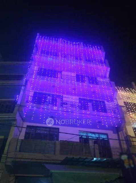 PG for Boys in Sector 66 