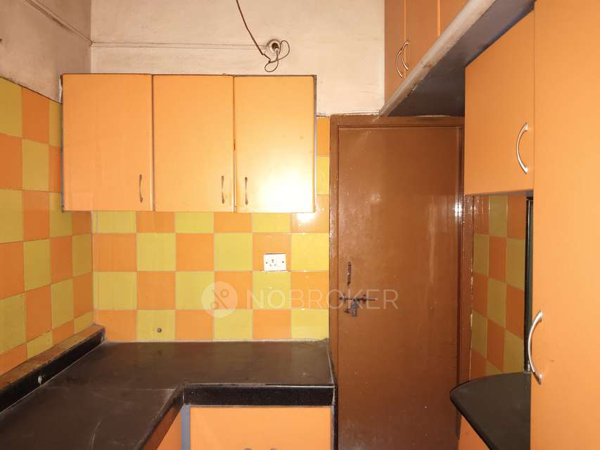 2 BHK Flat In Sri Sai Deepthi Plaza For Sale  In Musheerabad, Zamistanpur