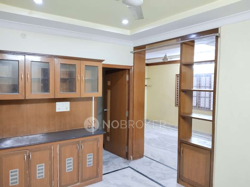 2 BHK Flat In Sri Sai Deepthi Plaza For Sale  In Musheerabad, Zamistanpur