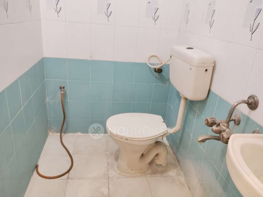 2 BHK Flat In Sri Sai Deepthi Plaza For Sale  In Musheerabad, Zamistanpur