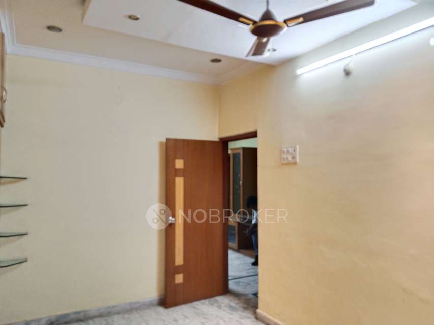 2 BHK Flat In Sri Sai Deepthi Plaza For Sale  In Musheerabad, Zamistanpur
