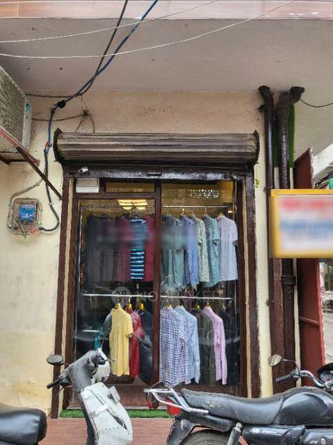 Shop in Tri Nagar, Delhi for sale 