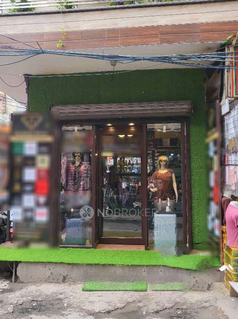 Shop in Tri Nagar, Delhi for sale 