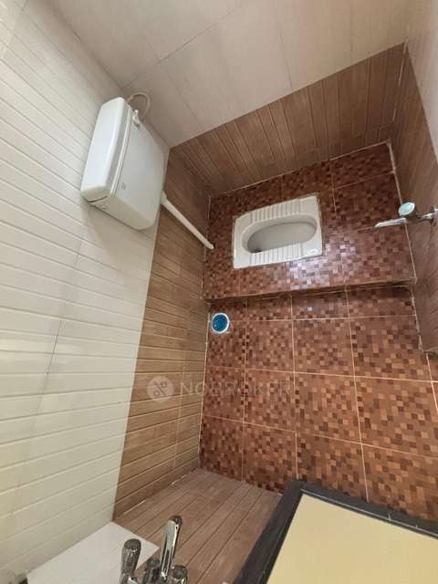 1 BHK Flat In Tnhb Lig Flat For Sale  In Sholinganallur