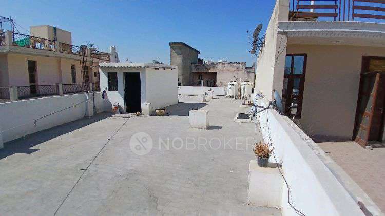 4+ BHK House For Sale  In 152, Hvpnl Colony, Civil Lines, Gurugram, Haryana 122001, India