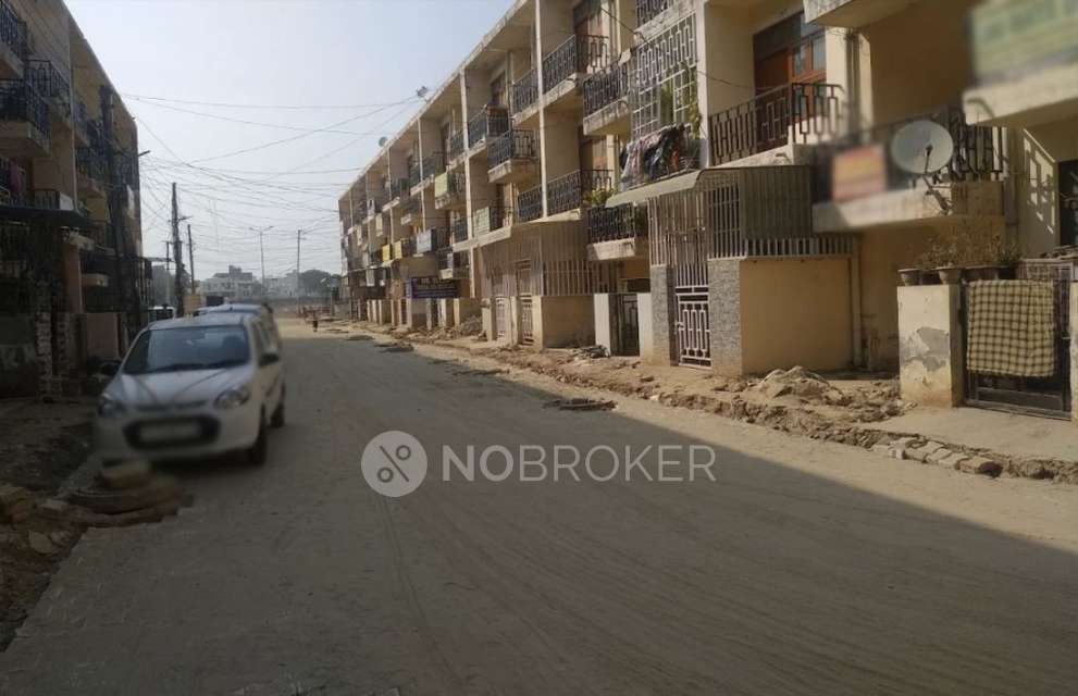 1 BHK Flat In  Housing Board Colony For Sale  In Sector 57