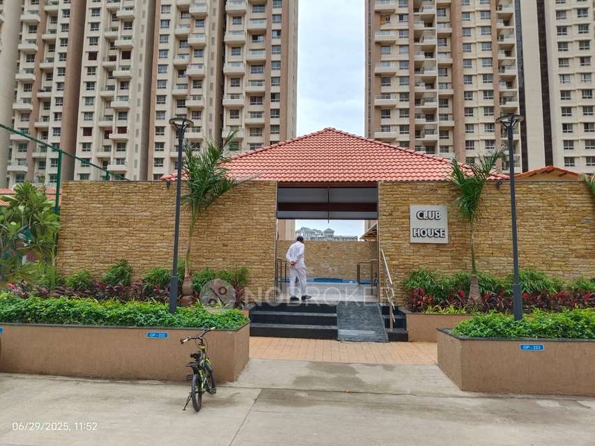 3 BHK Flat In Vtp Beaumonde Building T4 For Sale  In Manjari