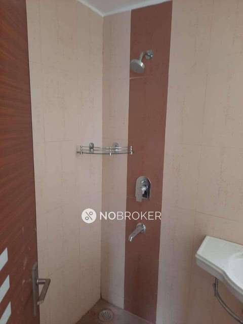 2 BHK Flat In Ramprastha The Edge Towers For Sale  In Sector 37d