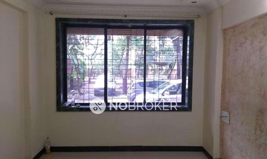 2 BHK Flat In Shikshak Nagar For Sale  In Kurla