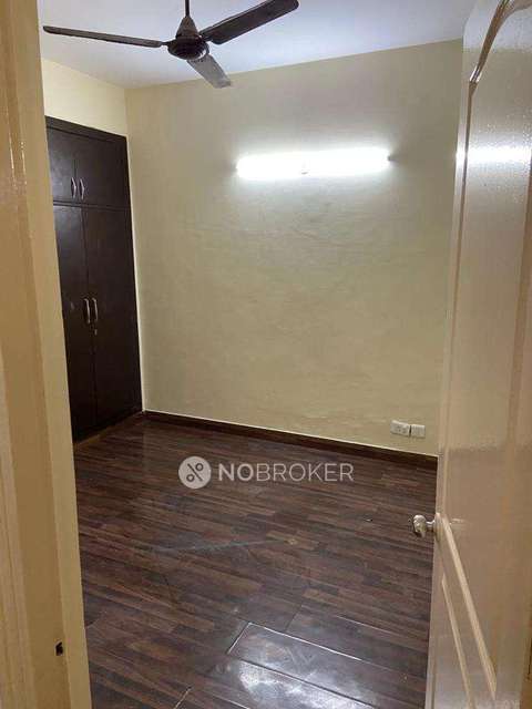 2 BHK Flat In Paras Tierea For Sale  In Sector 137