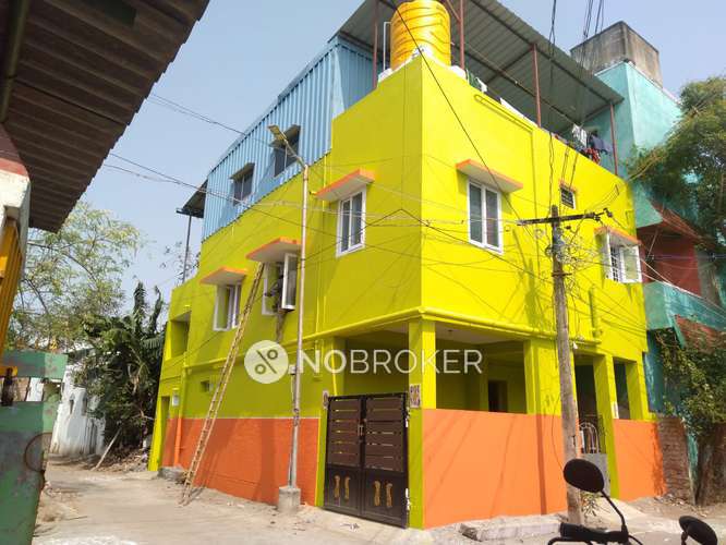 Shared Room for Male In 1 RK  In Porur
