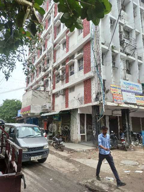 Shop in Azadpur, Delhi for sale 