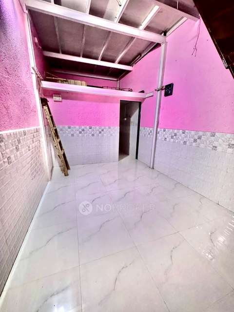 1 RK House for Rent  In Malad West