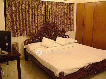 4 BHK Flat In Standalone Building  For Sale  In Vasant Kunj