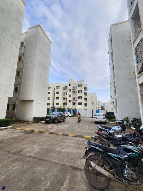 2 BHK Flat In Peninsula Address One Phase 2 For Sale  In Mamurdi