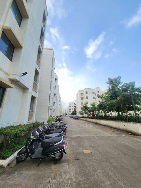 2 BHK Flat In Peninsula Address One Phase 2 For Sale  In Mamurdi