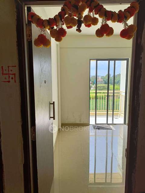 2 BHK Flat In Peninsula Address One Phase 2 For Sale  In Mamurdi