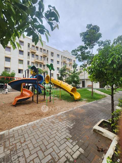 2 BHK Flat In Peninsula Address One Phase 2 For Sale  In Mamurdi