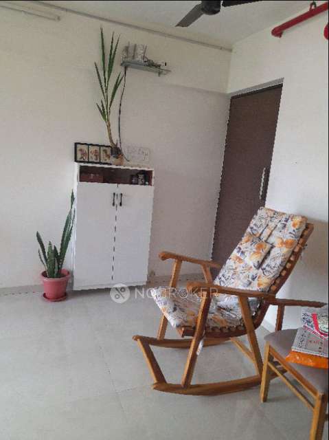 2 BHK Flat In Atlantis Society Panchpakhadi For Sale  In Atlantis Society Panchpakhadi
