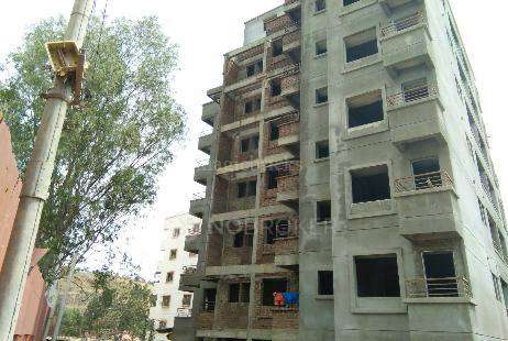 Shared Room for Female In 1 RK  In Trimurty Heights In Sarsvati Nagar