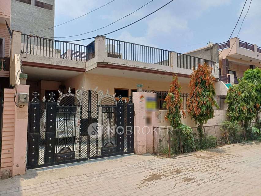 4 BHK Flat In Orlove Court For Sale  In Sector 28