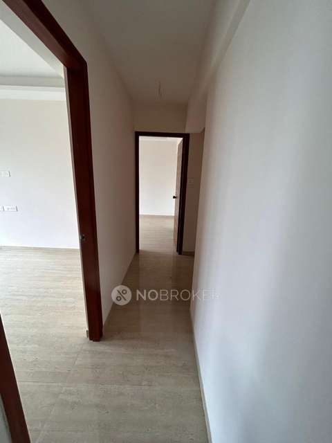 2 BHK Flat In Je And Vee Om Trimurti For Sale  In Malad East