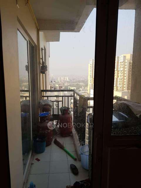 2 BHK Flat In Galaxy North Avenue Ll For Sale  In Gaur City 2